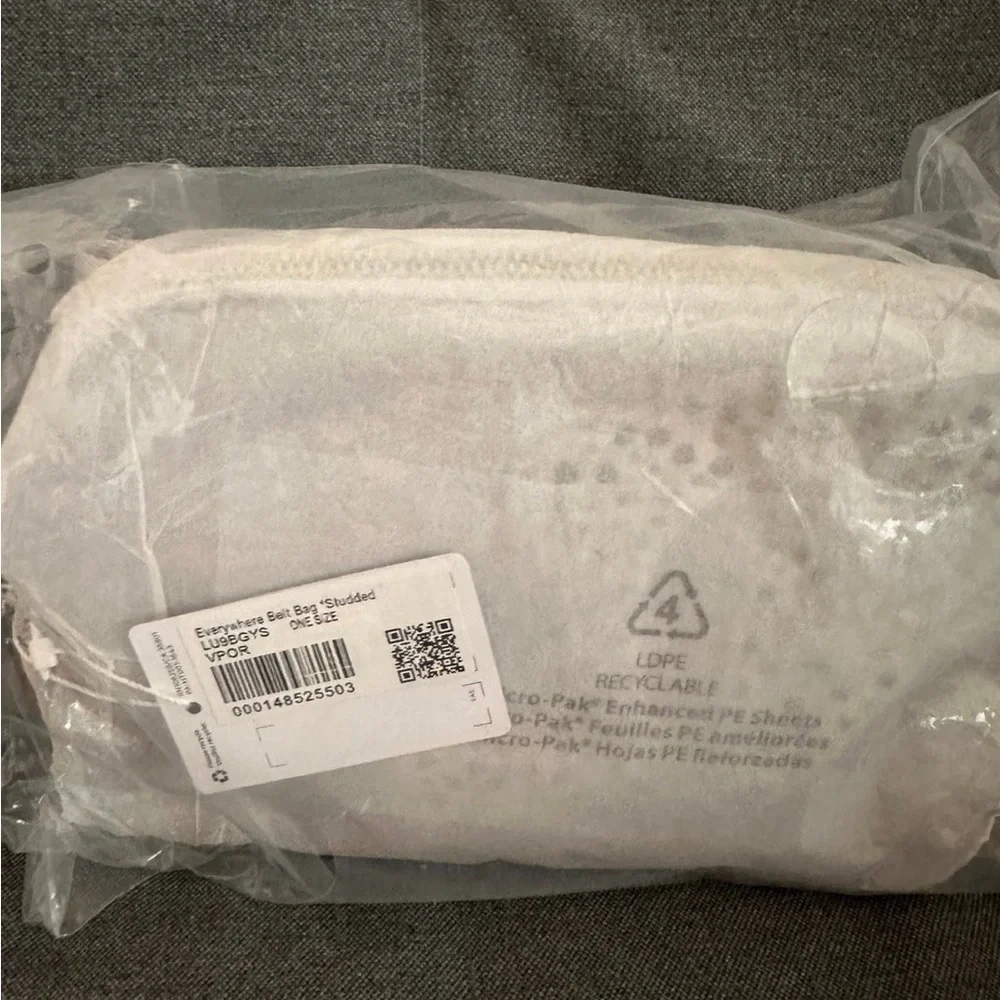 Lululemon 1L Vapor White with Studded Logo Everywhere Belt Bag BRAND NEW